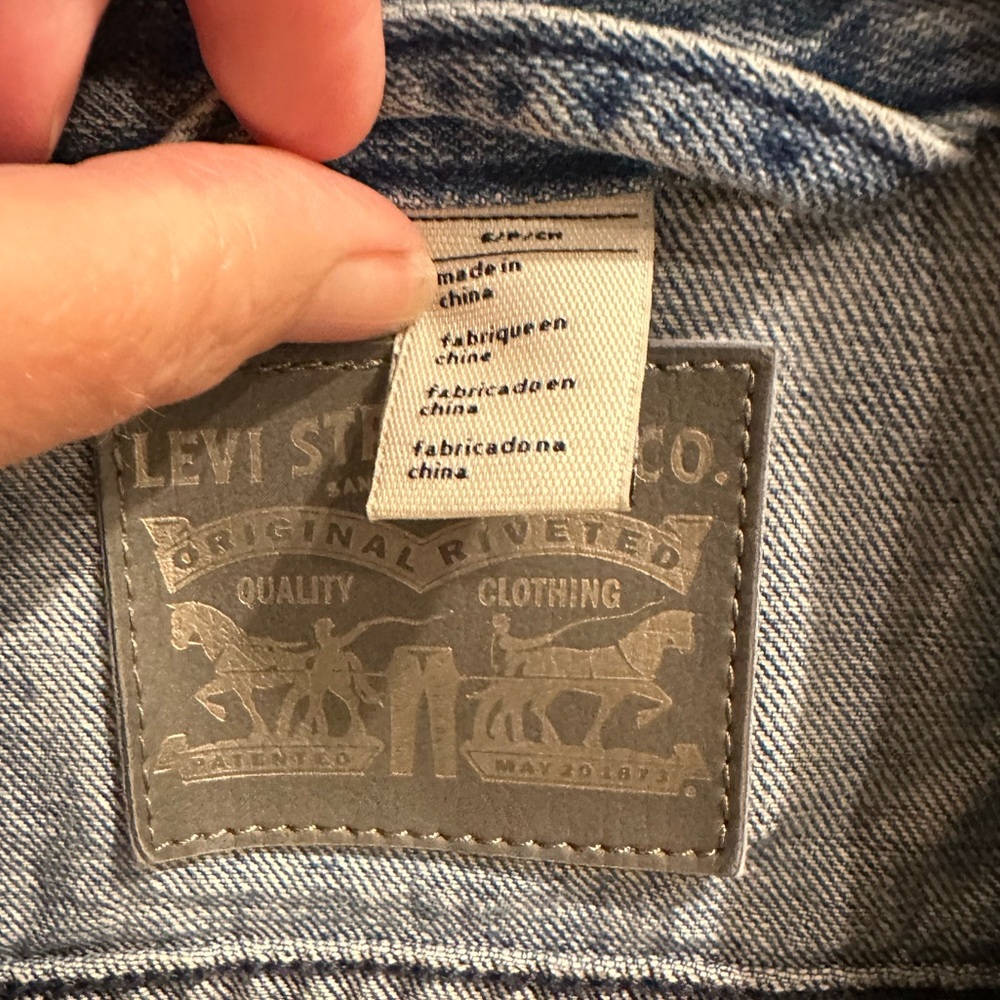 Levi's Blue Denim Women’s Jacket size Small - Picture 3 of 4